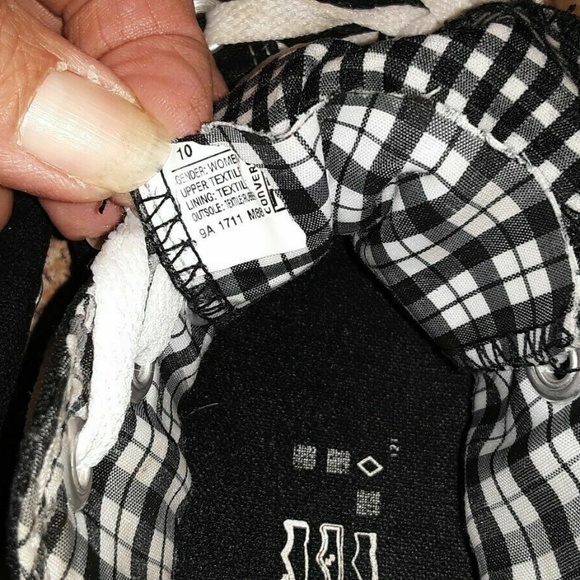 Womens or Mens All Star Converse Sneakers  10 - Picture 3 of 8